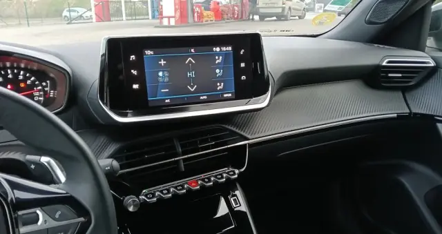 PEUGEOT 2008 1.5 BlueHDi Allure Pack S&S EAT8