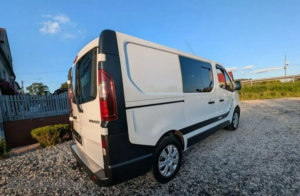 RENAULT Trafic 