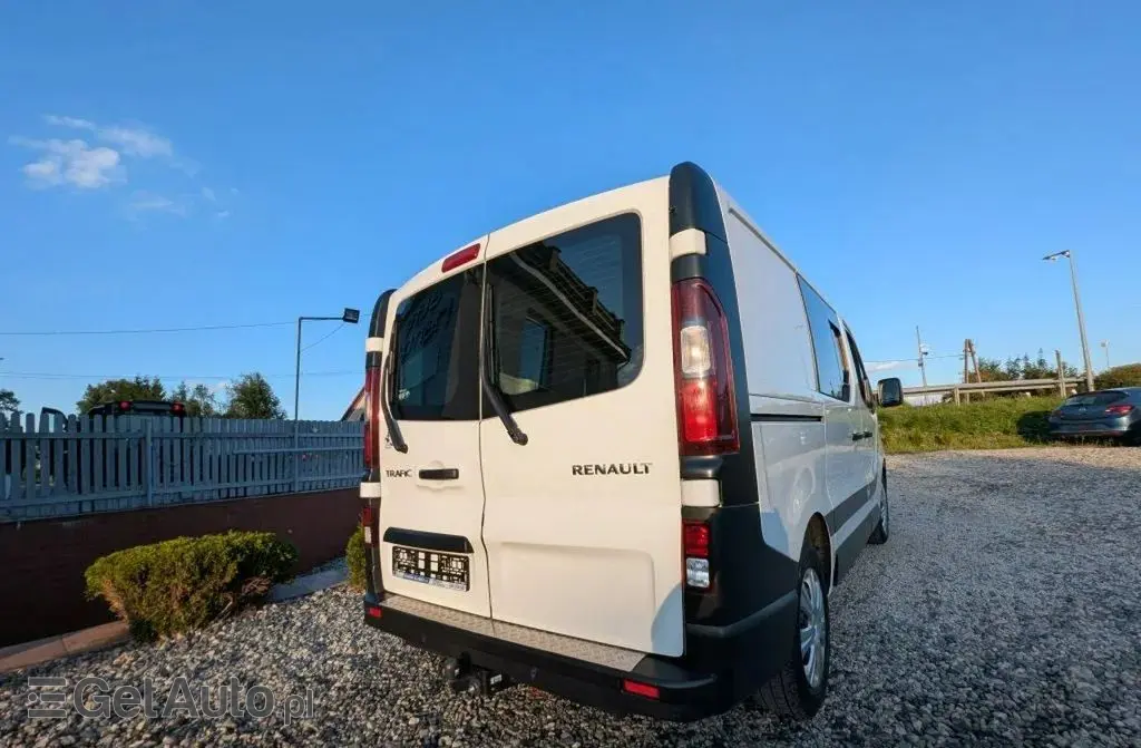 RENAULT Trafic 