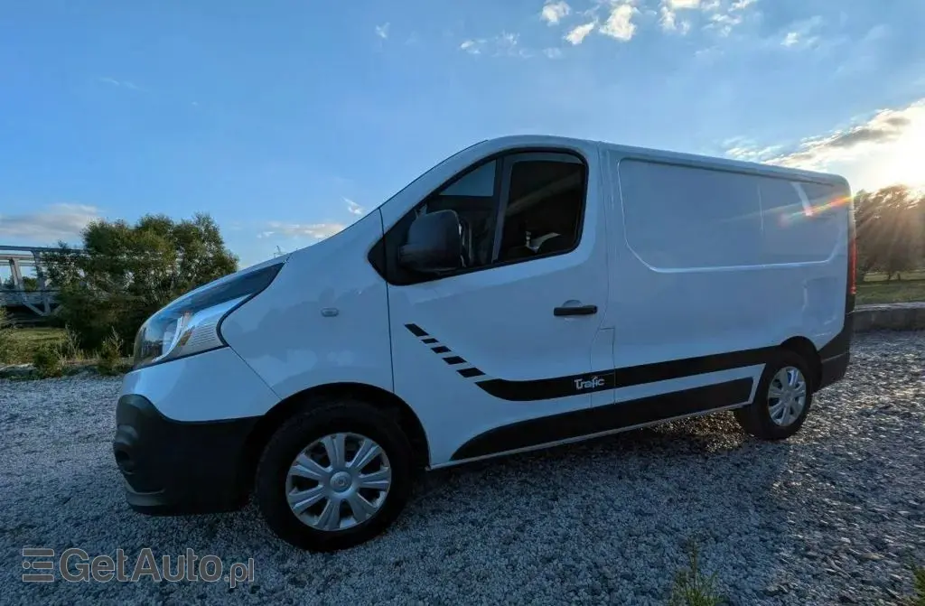 RENAULT Trafic 