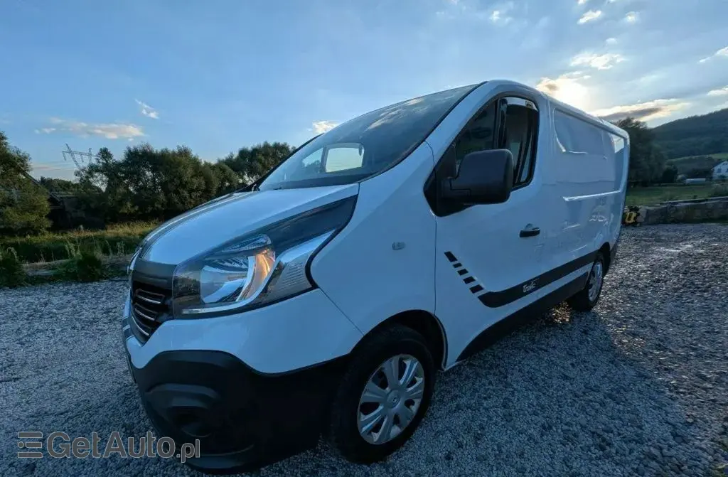 RENAULT Trafic 
