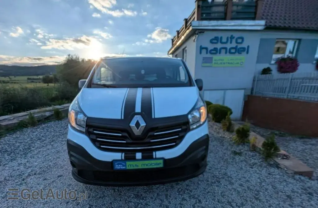 RENAULT Trafic 