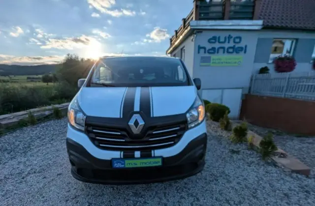 RENAULT Trafic 