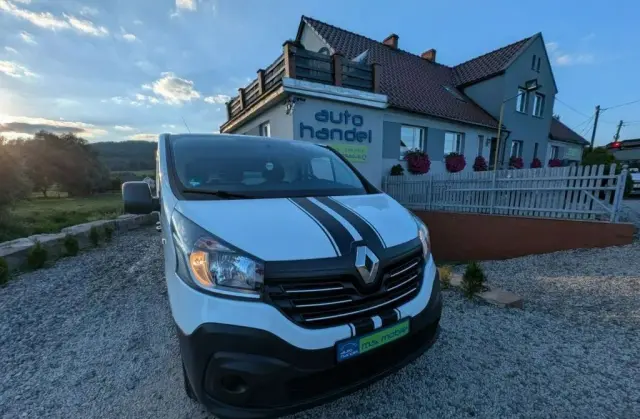 RENAULT Trafic 