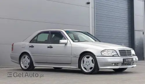 MERCEDES-BENZ Klasa C AMG 