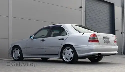 MERCEDES-BENZ Klasa C AMG 