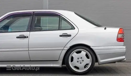 MERCEDES-BENZ Klasa C AMG 