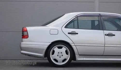 MERCEDES-BENZ Klasa C AMG 