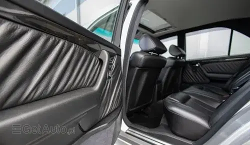 MERCEDES-BENZ Klasa C AMG 