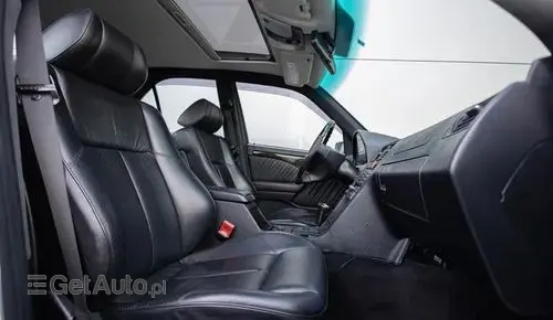 MERCEDES-BENZ Klasa C AMG 