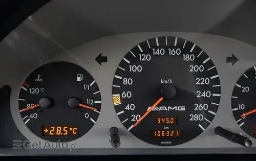 MERCEDES-BENZ Klasa C AMG 