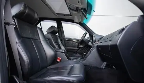 MERCEDES-BENZ Klasa C AMG 