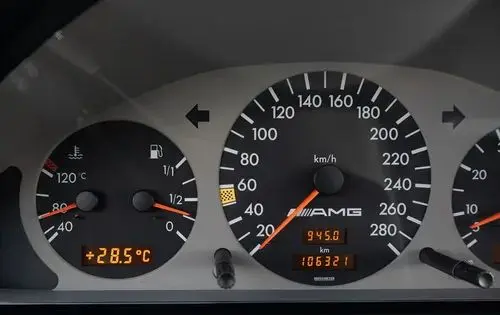 MERCEDES-BENZ Klasa C AMG 