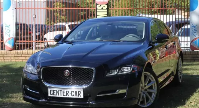 JAGUAR Xj 