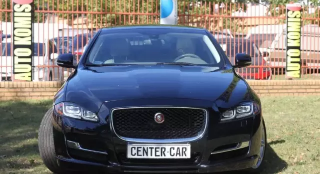 JAGUAR Xj 