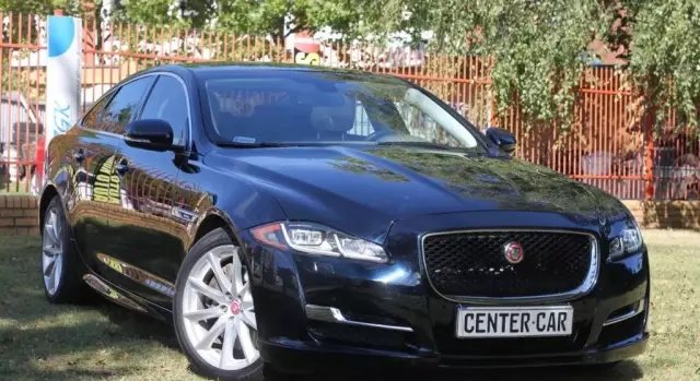 JAGUAR Xj 