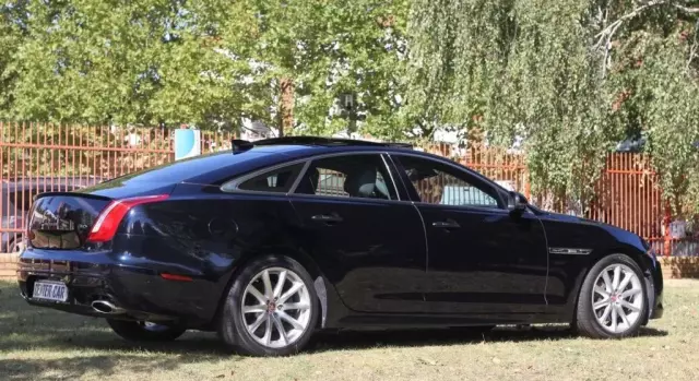 JAGUAR Xj 