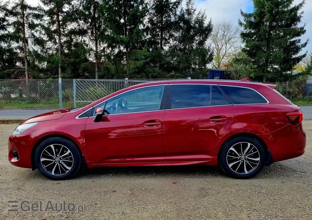 TOYOTA Avensis 1.8 Prestige