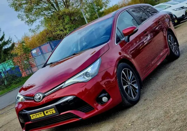 TOYOTA Avensis 1.8 Prestige