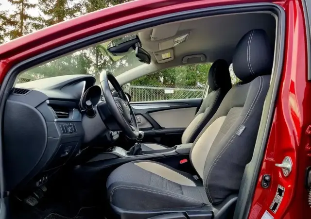 TOYOTA Avensis 1.8 Prestige