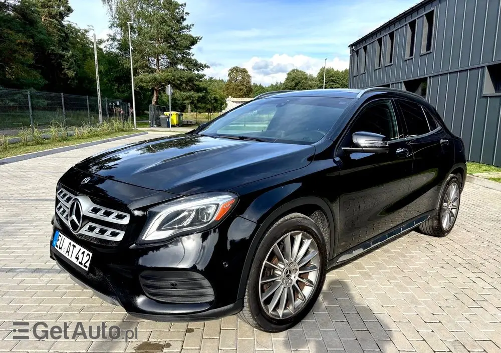 MERCEDES-BENZ GLA 250 4-Matic