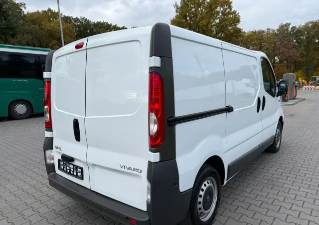 OPEL Vivaro 