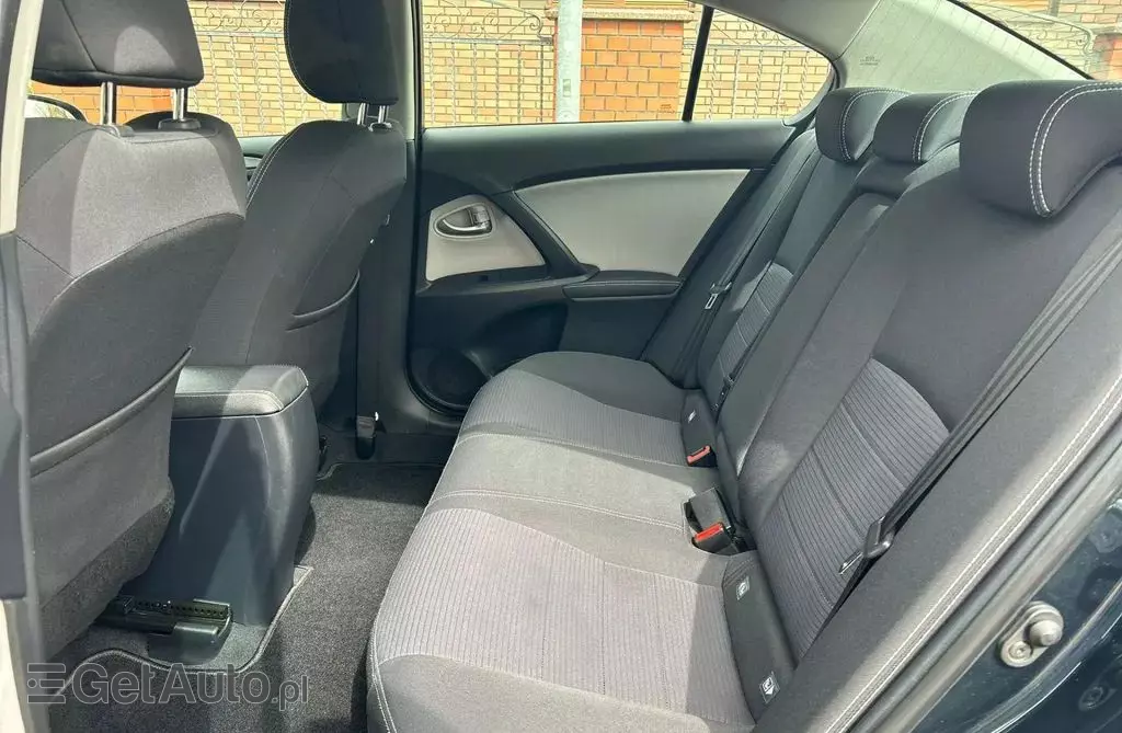 TOYOTA Avensis 