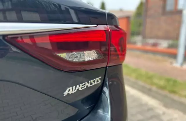 TOYOTA Avensis 