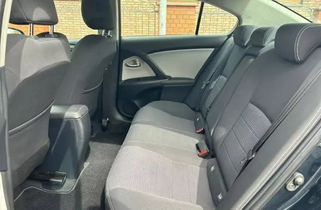 TOYOTA Avensis 