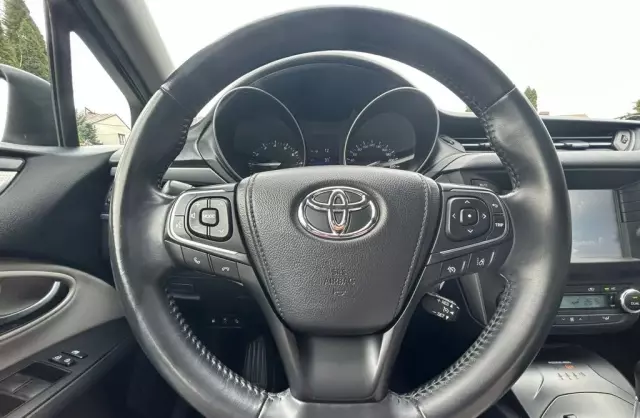 TOYOTA Avensis 
