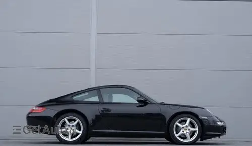 PORSCHE 911 Carrera 