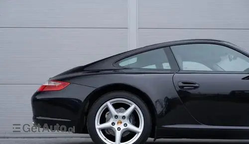 PORSCHE 911 Carrera 