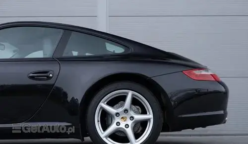 PORSCHE 911 Carrera 