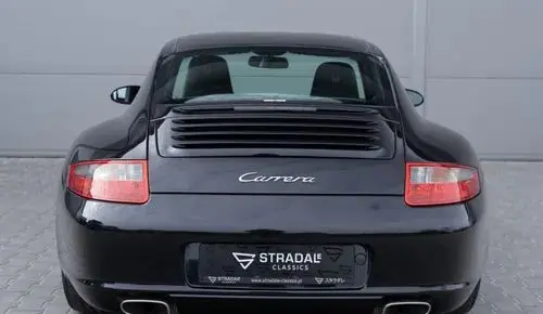 PORSCHE 911 Carrera 