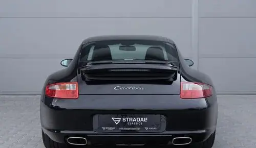 PORSCHE 911 Carrera 