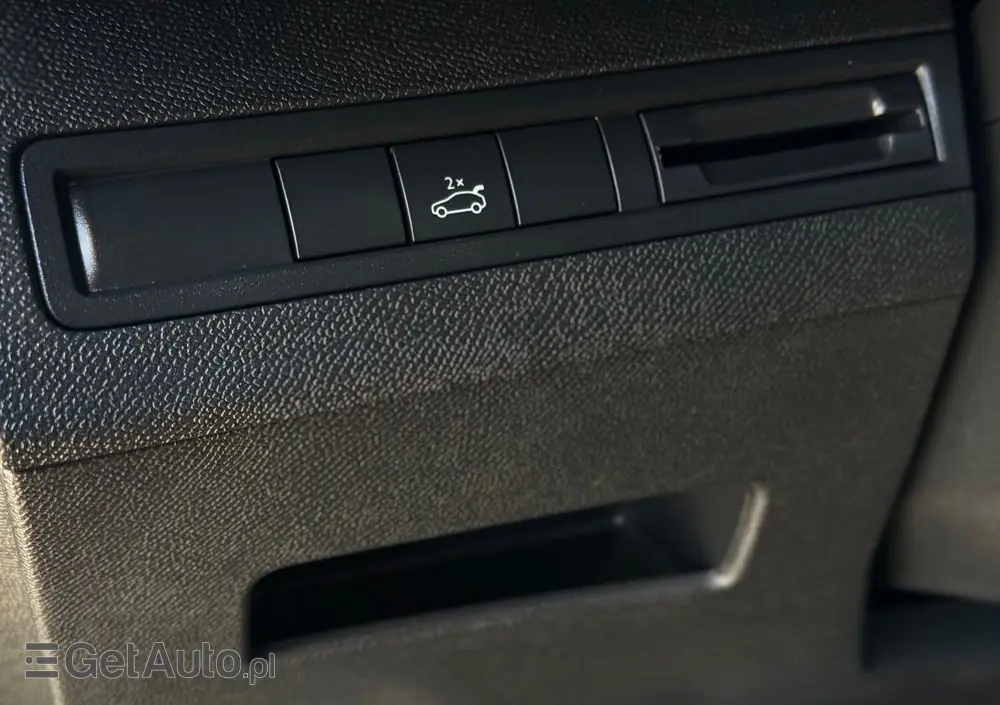 PEUGEOT 3008 PureTech 180 Stop & Start GPF EAT8 GT