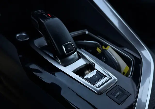 PEUGEOT 3008 PureTech 180 Stop & Start GPF EAT8 GT