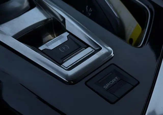 PEUGEOT 3008 PureTech 180 Stop & Start GPF EAT8 GT