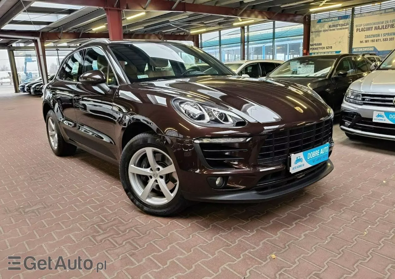 PORSCHE Macan Standard