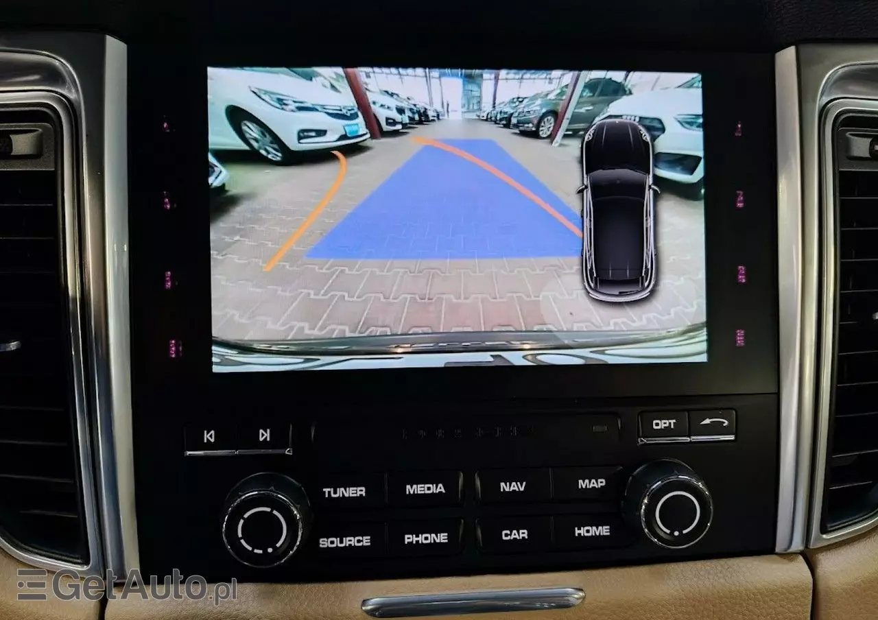 PORSCHE Macan Standard