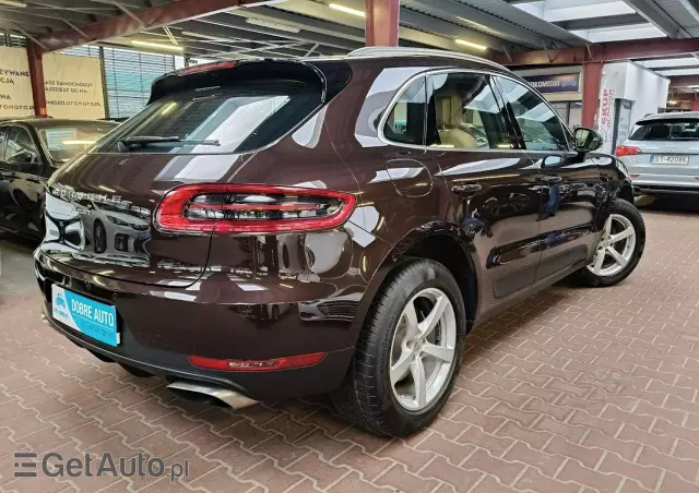 PORSCHE Macan Standard