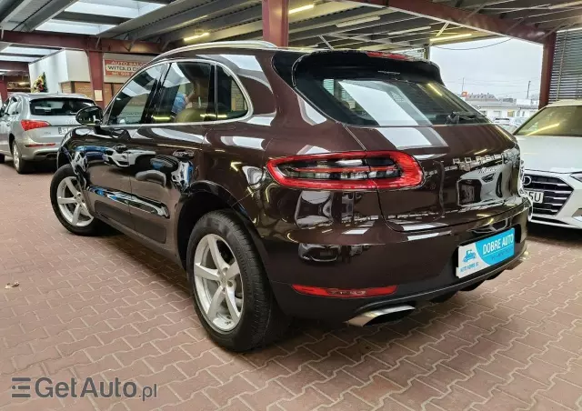 PORSCHE Macan Standard