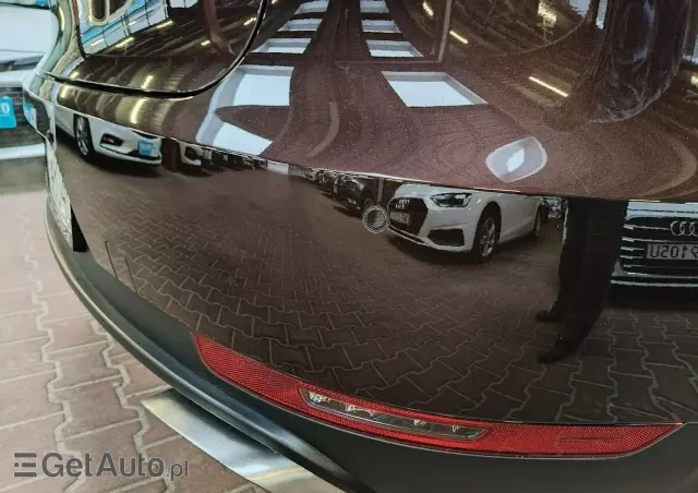 PORSCHE Macan Standard