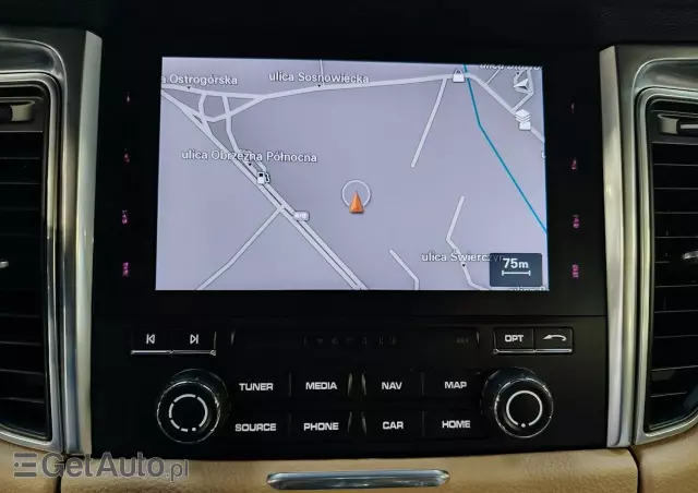 PORSCHE Macan Standard