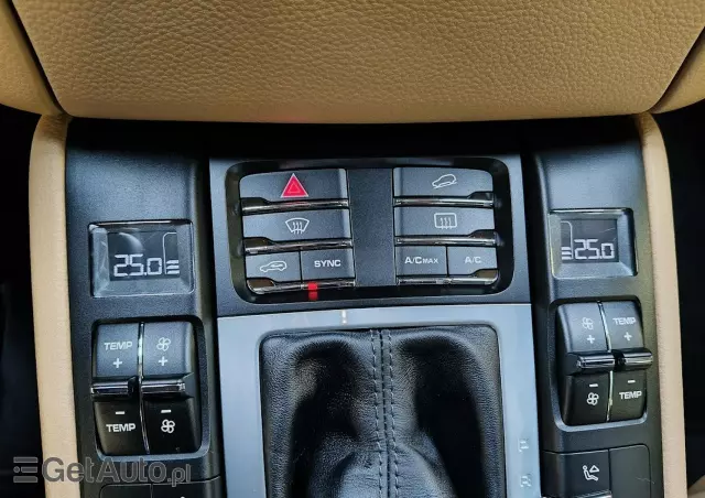 PORSCHE Macan Standard