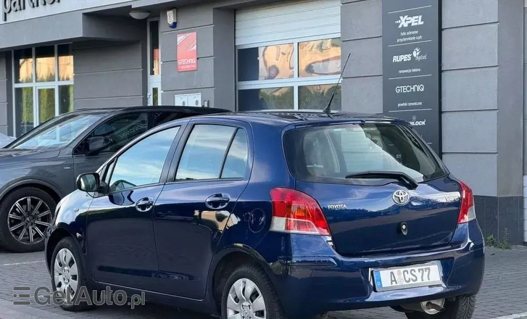 TOYOTA Yaris 