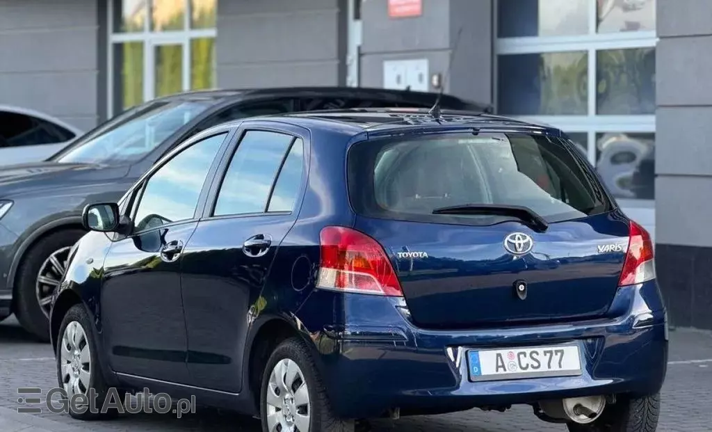 TOYOTA Yaris 