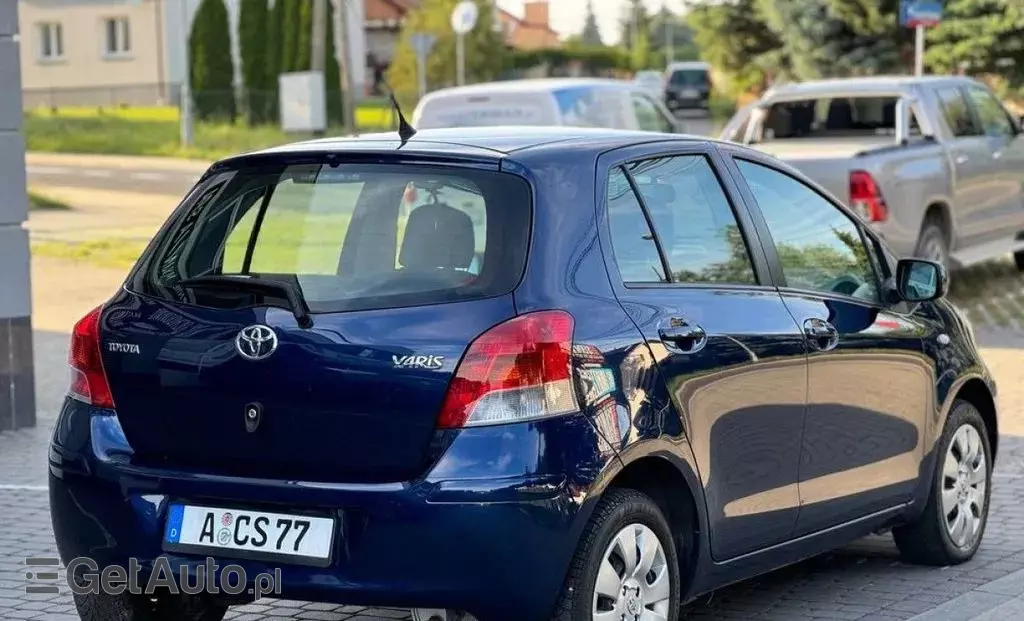 TOYOTA Yaris 