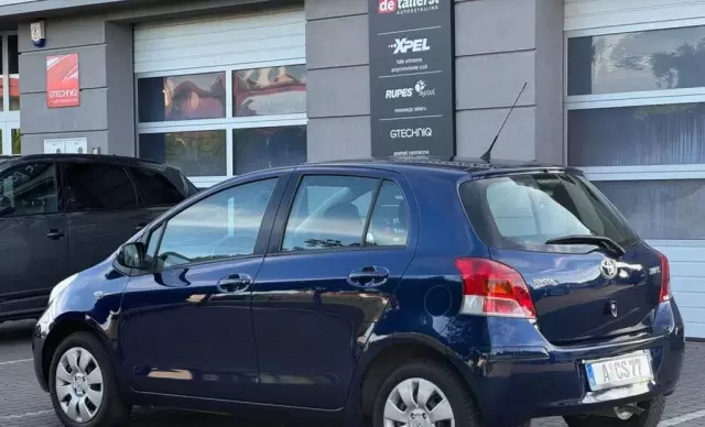 TOYOTA Yaris 