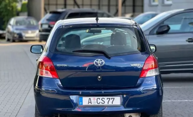 TOYOTA Yaris 